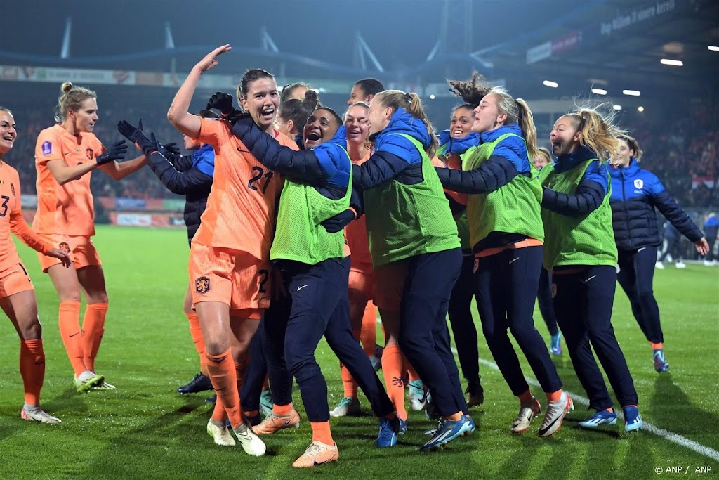 Voetbalsters Oranje houden kans op Spelen na 4-0 tegen België