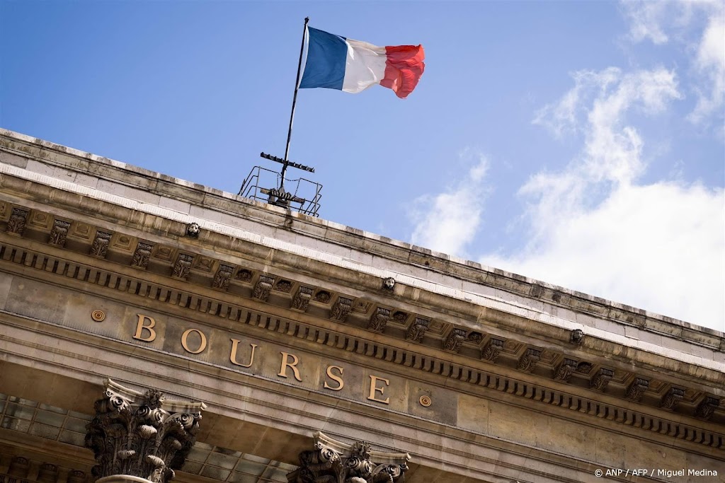Aandacht voor val Franse regering en opmars bitcoin op beurzen