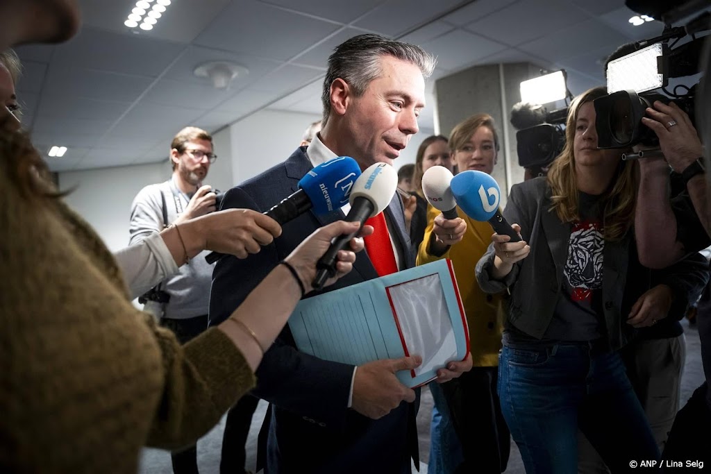 Stemming uitgesteld, nog geen akkoord over onderwijsbezuinigingen