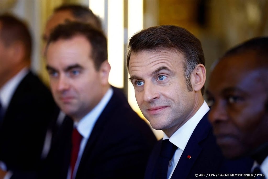 Media noemen centrumpoliticus en vertrouweling Macron als premier