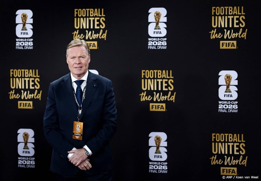 Bondscoaches Koeman en Advocaat in Kennedy Center voor loting