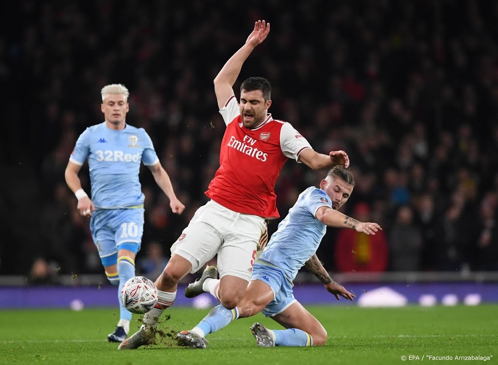 Voetballers van Arsenal naar vierde ronde van FA Cup