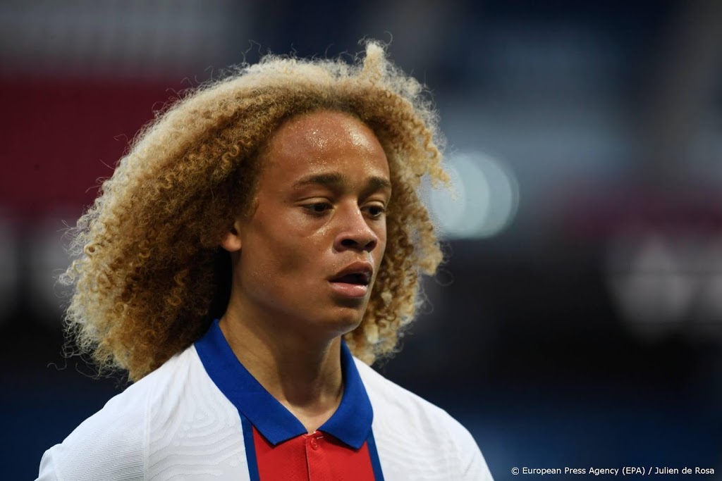 Nieuwe coach Pochettino neemt Simons (17) op in selectie PSG 