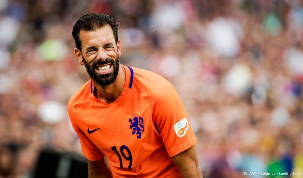 Van Nistelrooij gaat volgend seizoen Jong PSV trainen