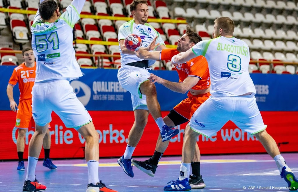 Slovenië geeft handballers pak slaag