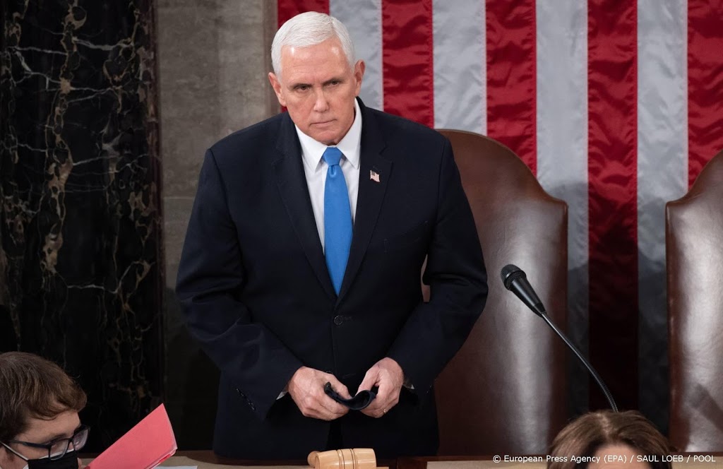 Vicepresident Pence tegen demonstranten: verlaat het gebouw