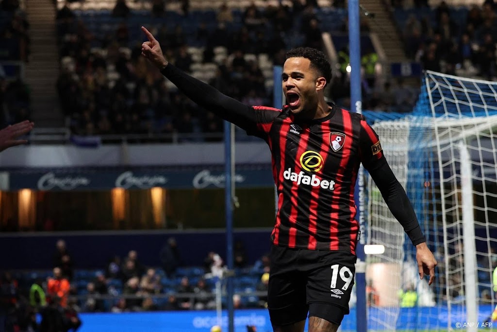 Kluivert maakt in FA Cup winnende doelpunt Bournemouth