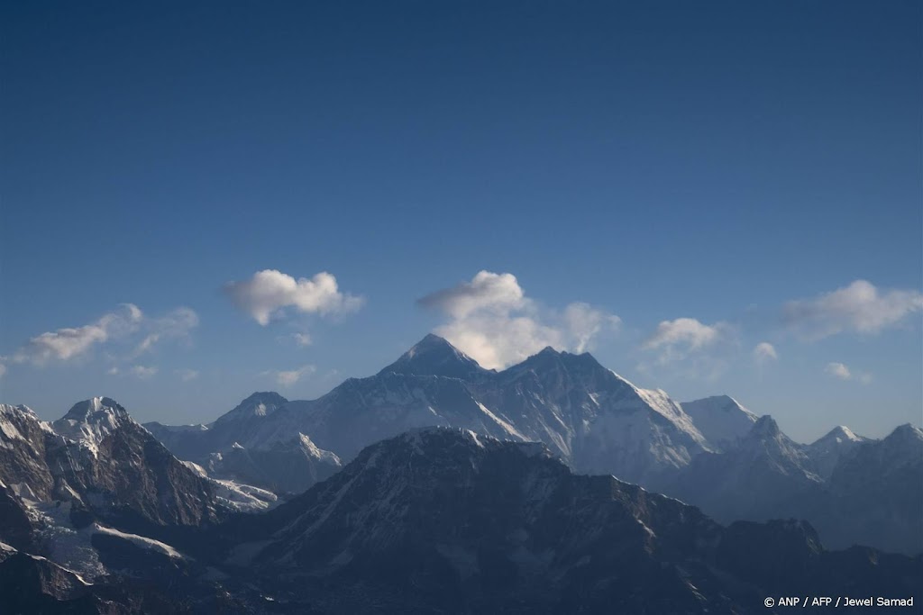Helikoptervluchten naar streek van Mount Everest gestopt