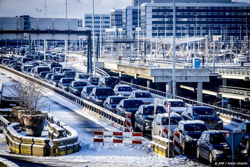 Rijkswaterstaat roept op: werk woensdag thuis vanwege winterweer