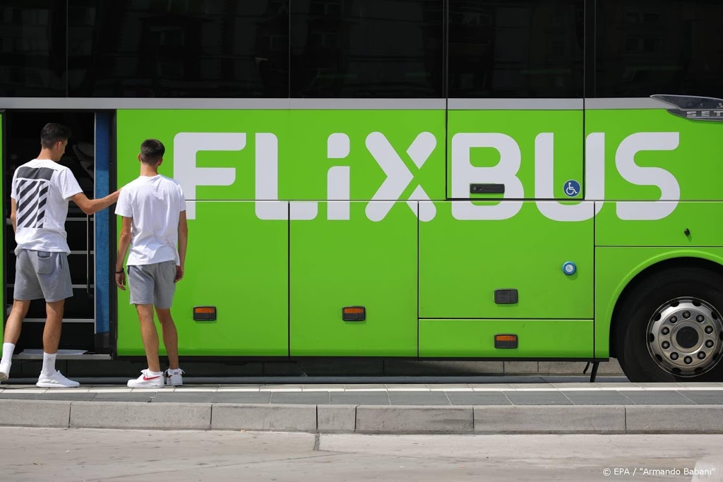 FlixBus start proef met zonnepanelen op het dak