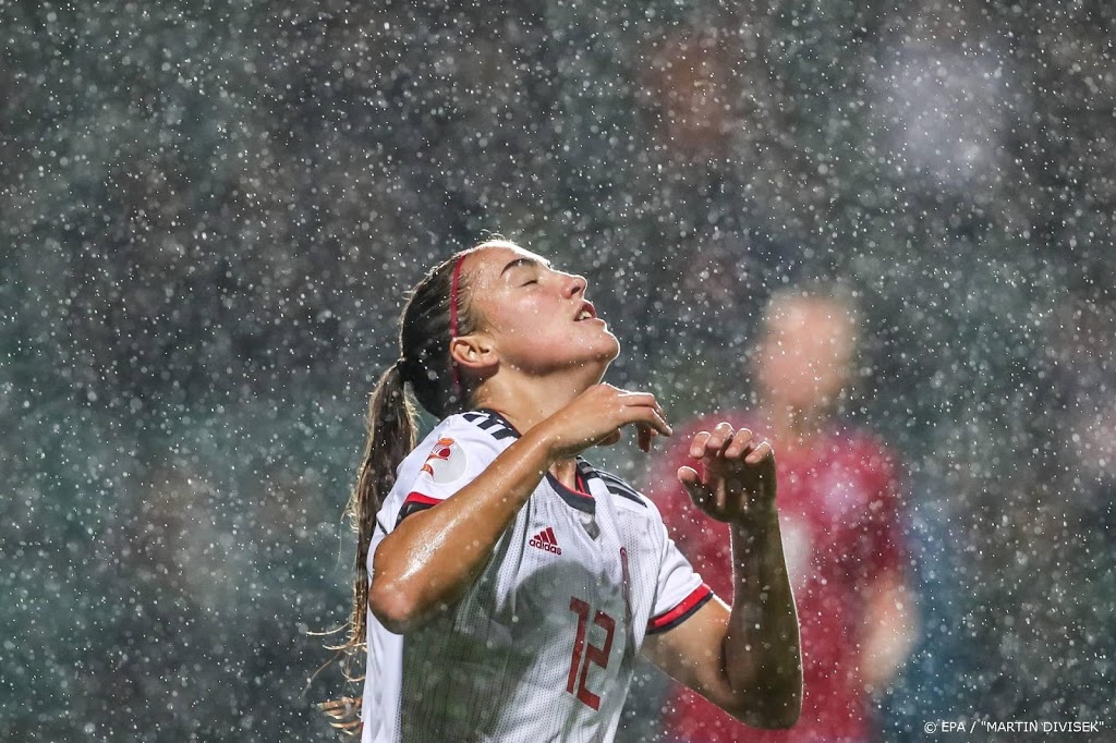 Martens draagt bij aan finaleplaats vrouwen Barcelona