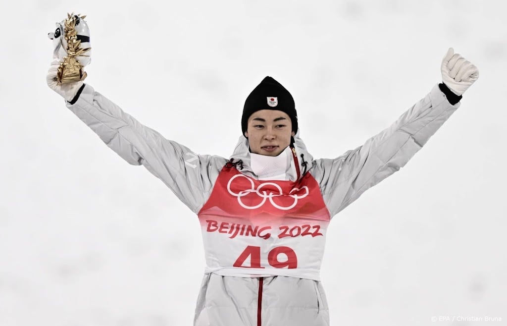 Goud voor Japanse favoriet Kobayashi op kleine schans