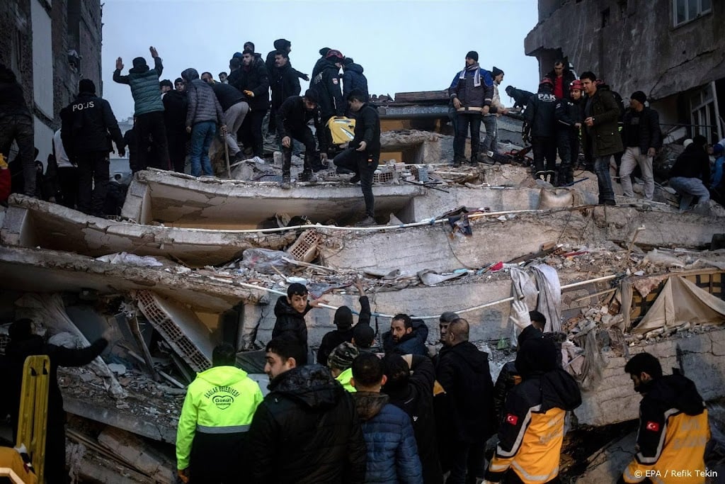 Aardbeving kost bijna 1400 mensen het leven in Turkije en Syrië