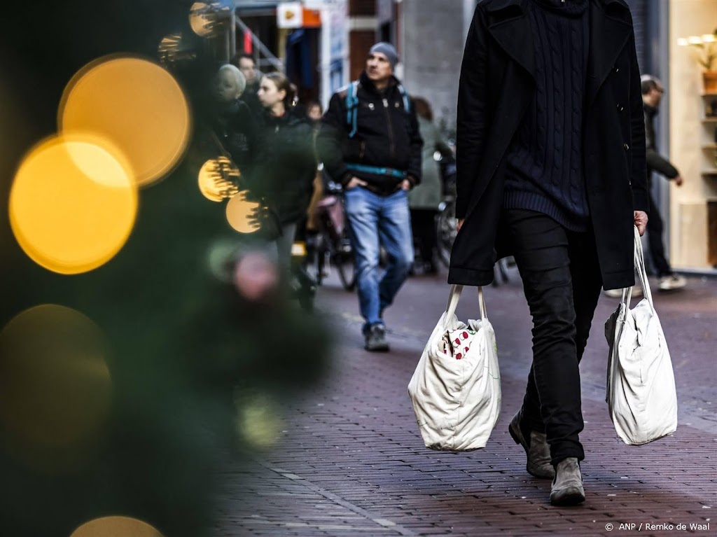 Nederlanders beknibbelden het meest van Europa rond kerstdagen