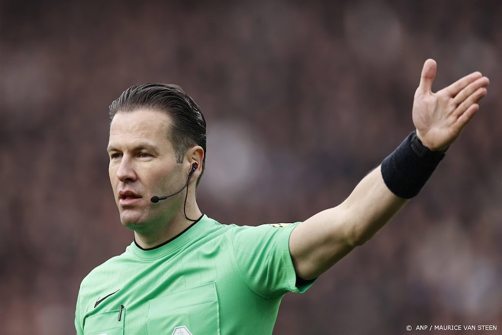 Makkelie fluit bekerwedstrijd tussen FC Twente en Ajax
