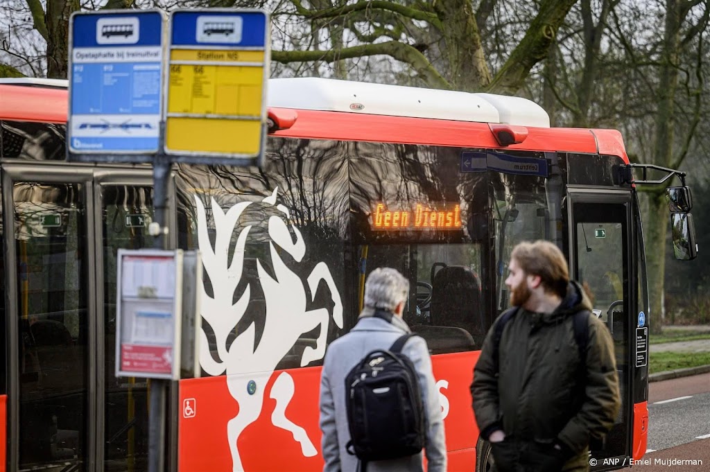 Vakbonden laten opnieuw cao-bod werkgevers streekvervoer vervallen
