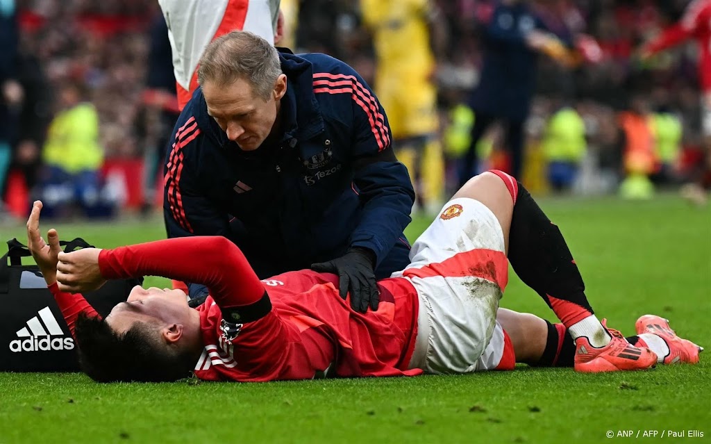 Zware knieblessure Manchester United-verdediger Martínez
