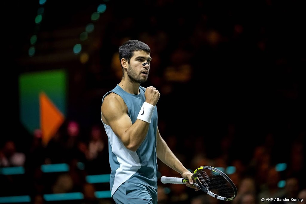 Alcaraz eenvoudig naar kwartfinales tennistoernooi Rotterdam 