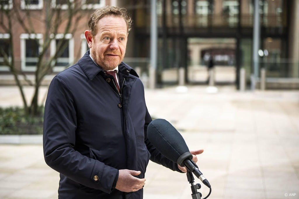 Van Weel: 'Hulp Oekraïne kwam te traag'