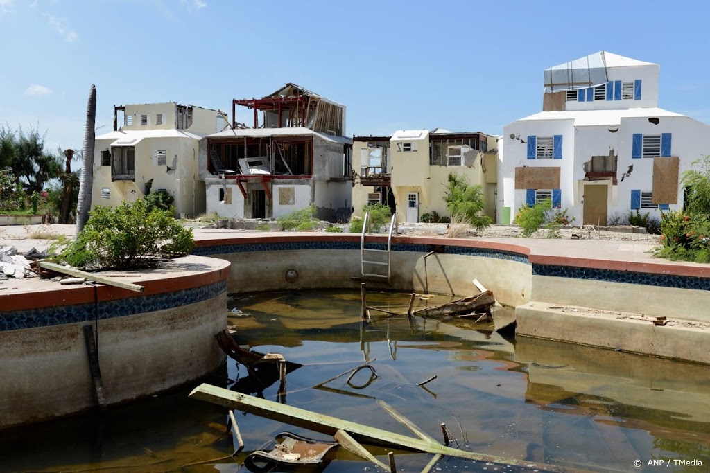 'Hulp aan Sint Maarten veel te traag’