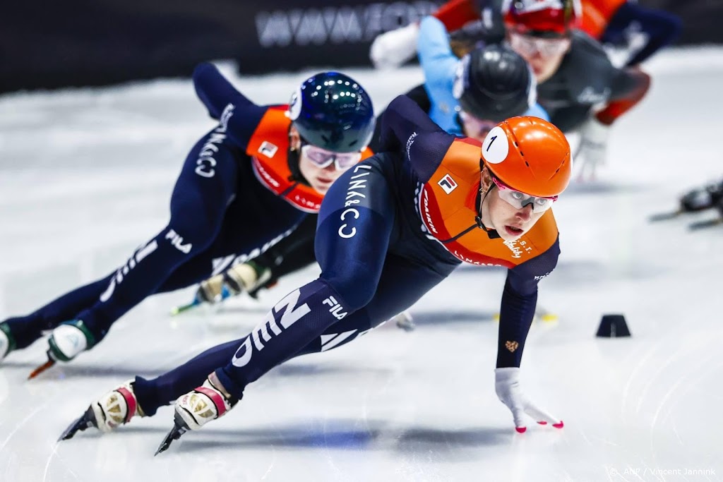 Schulting, Velzeboer en Poutsma op WK naar halve finale 500 meter