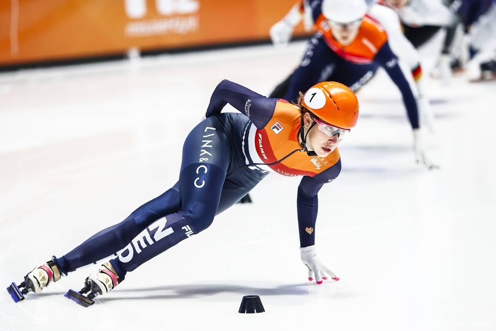 Schulting en Poutsma bereiken finale 500 meter, Velzeboer valt