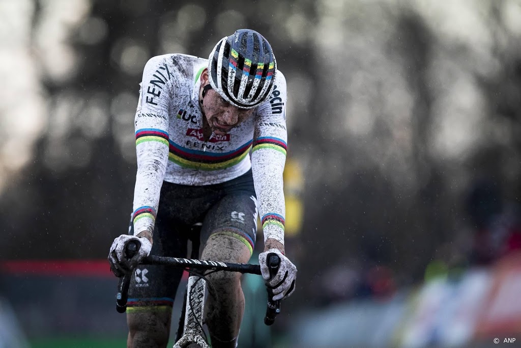 Imponerende zege Van der Poel in Strade Bianche