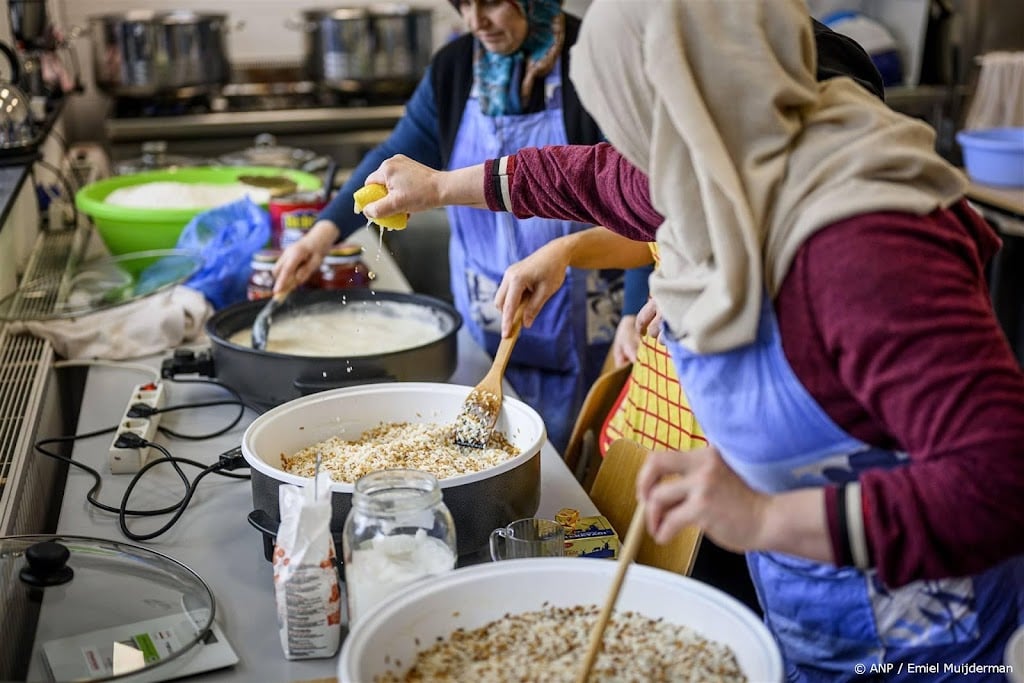 Steeds meer niet-moslims vieren ramadan door mee te doen aan iftar