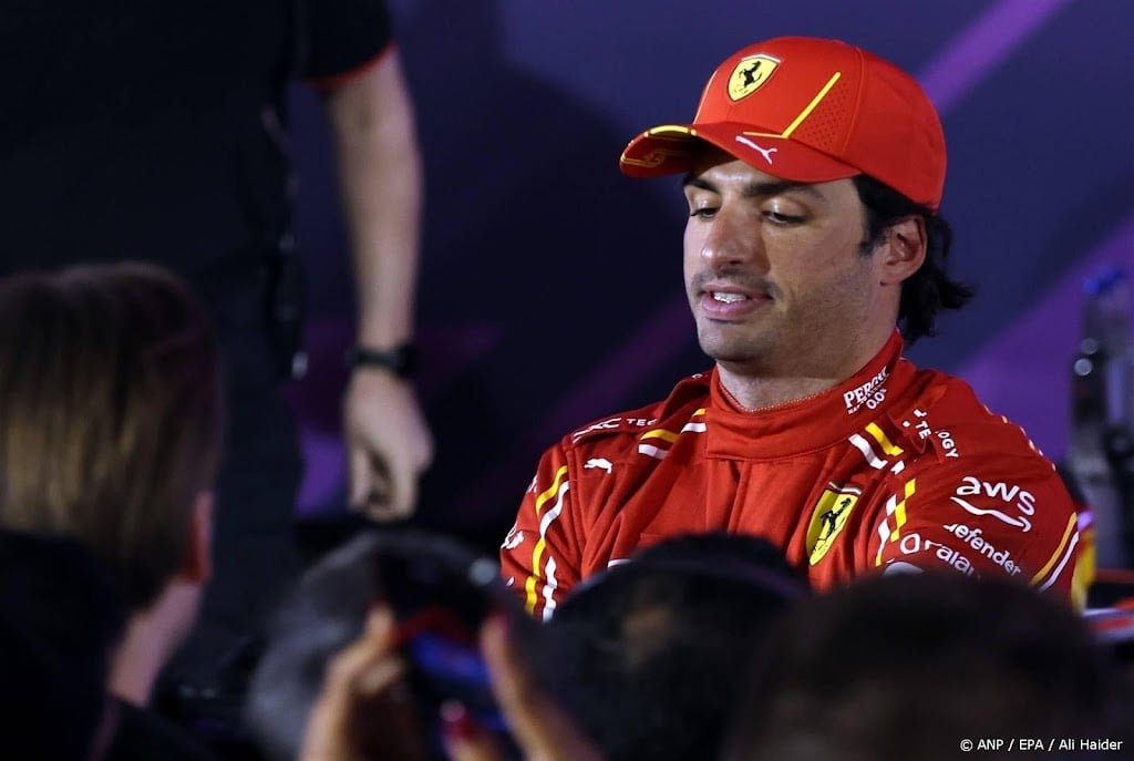 Ferrari-coureur Sainz verlaat circuit in Djedda om ziekte