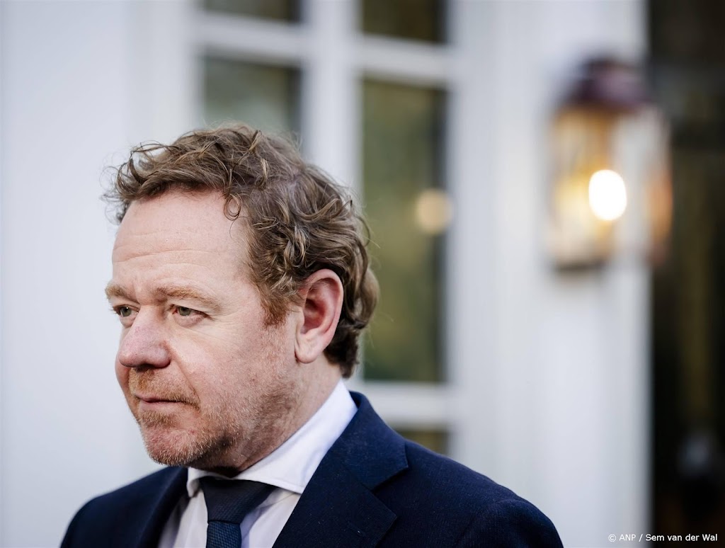Van Weel: Nederlanders moeten 72 uur zelfredzaam kunnen zijn 