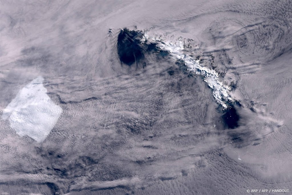 Satellietgegevens: minder zee-ijs in poolgebieden dan ooit
