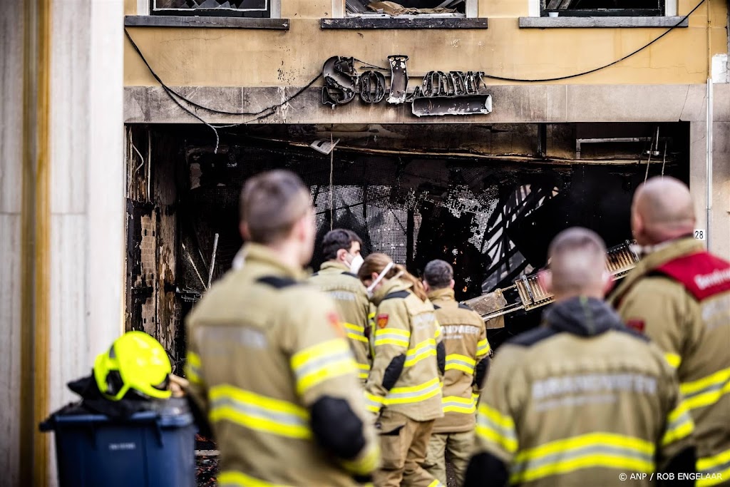Brandweer krijgt gasbrand in winkel Arnhem niet onder controle