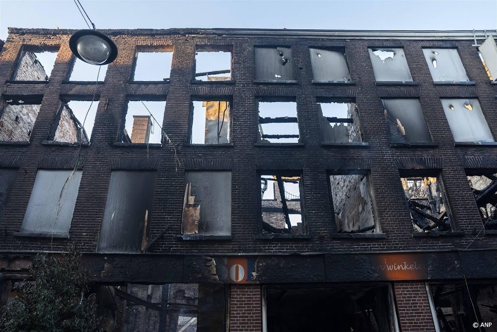Sloop van verbrand pand in centrum Arnhem is begonnen