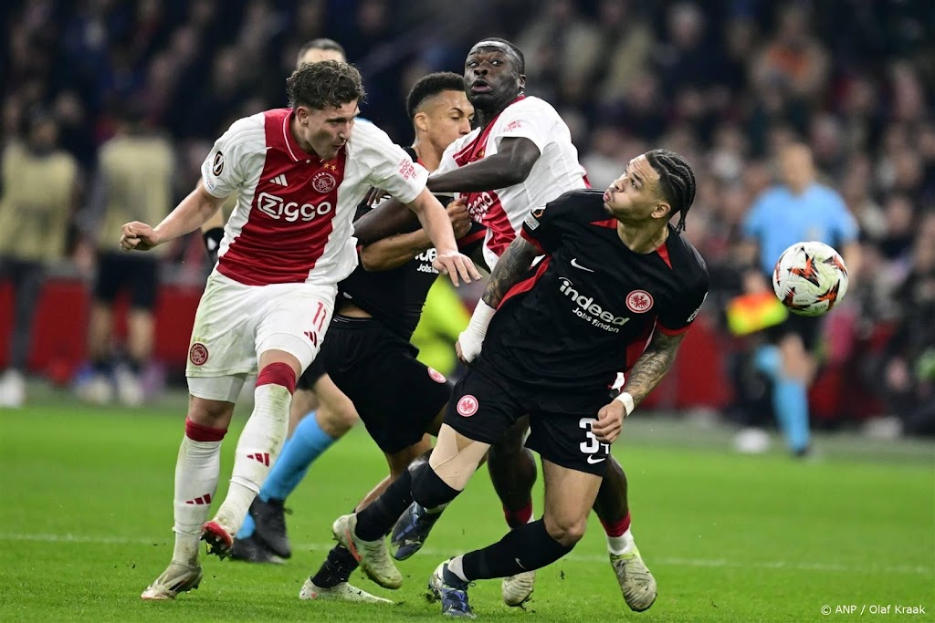Ajax verliest van Eintracht Frankfurt in Europa League 