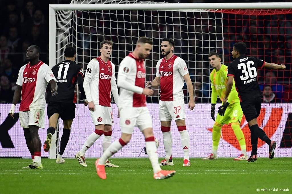 Ajax met slechte uitgangspositie naar Frankfurt voor return   