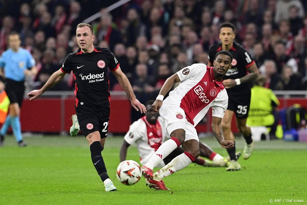 Verdediger Hato wil zijn honderdste duel voor Ajax niet vieren 