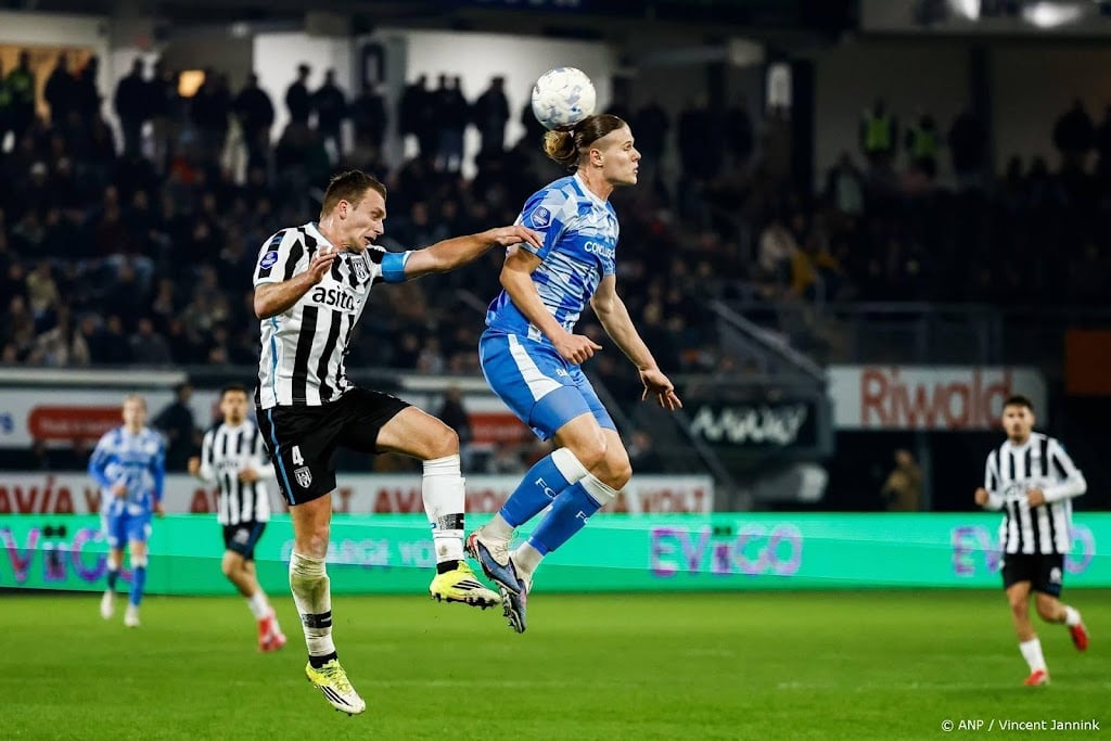 Hekkensluiter Heracles Almelo en FC Utrecht delen de punten (0-0)