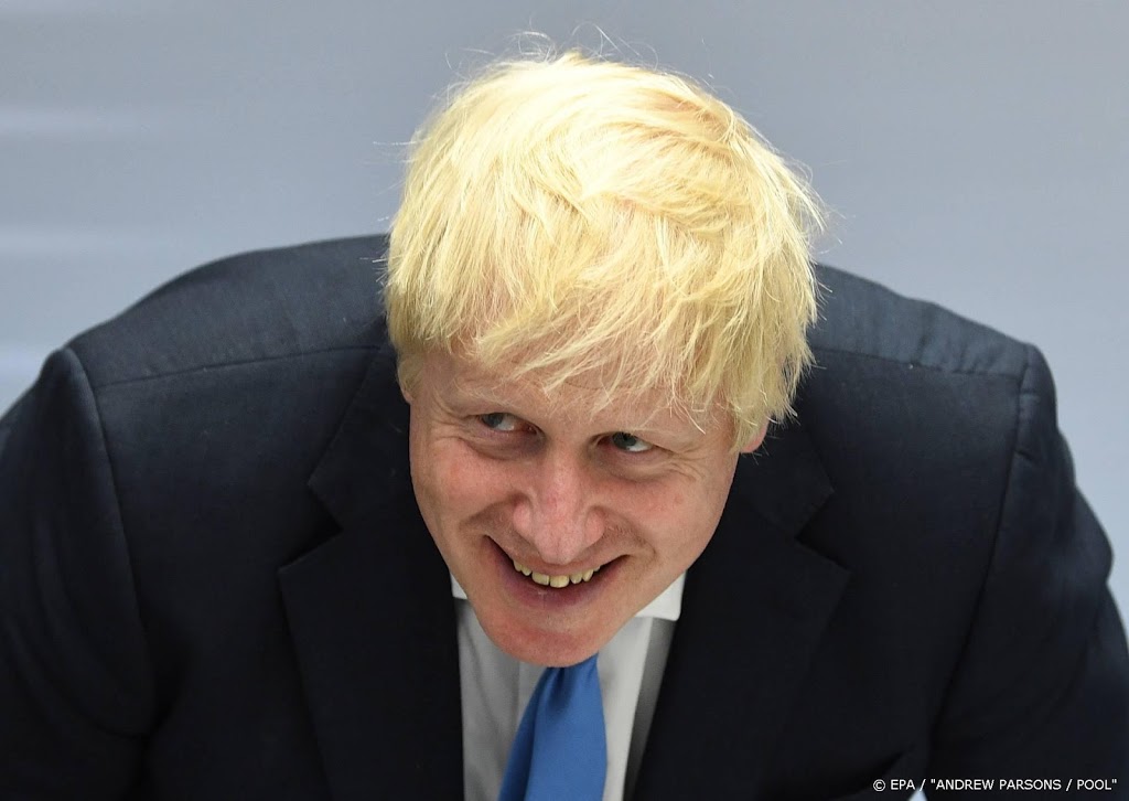 Britse premier Boris Johnson blijft het land besturen