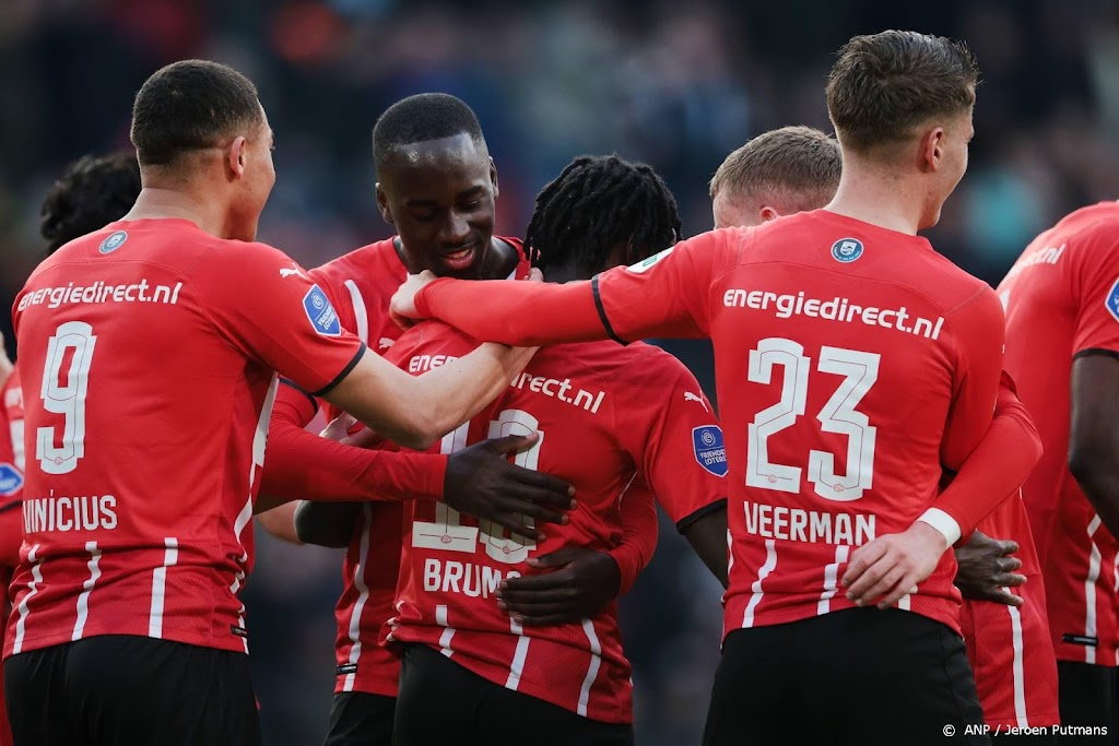 PSV met nagenoeg fitte selectie naar Leicester