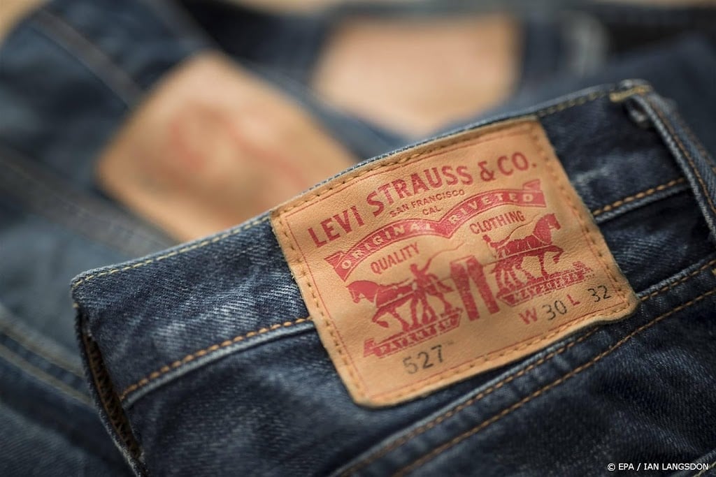 Jeansmerk Levi Strauss fors lager op afwachtend Wall Street