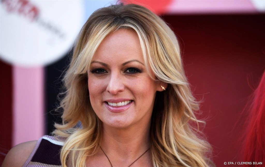 Trump hoeft van ex-pornoster niet naar cel in zwijggeldzaak