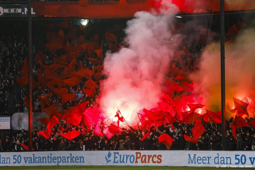 Politie houdt 22 mensen aan na wedstrijd Feyenoord - Ajax