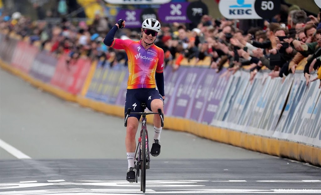Kopecky start zonder Vollering maar met Wiebes in Parijs-Roubaix 