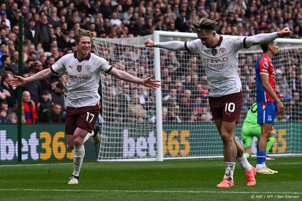 Manchester City neemt in tweede helft afstand van Crystal Palace