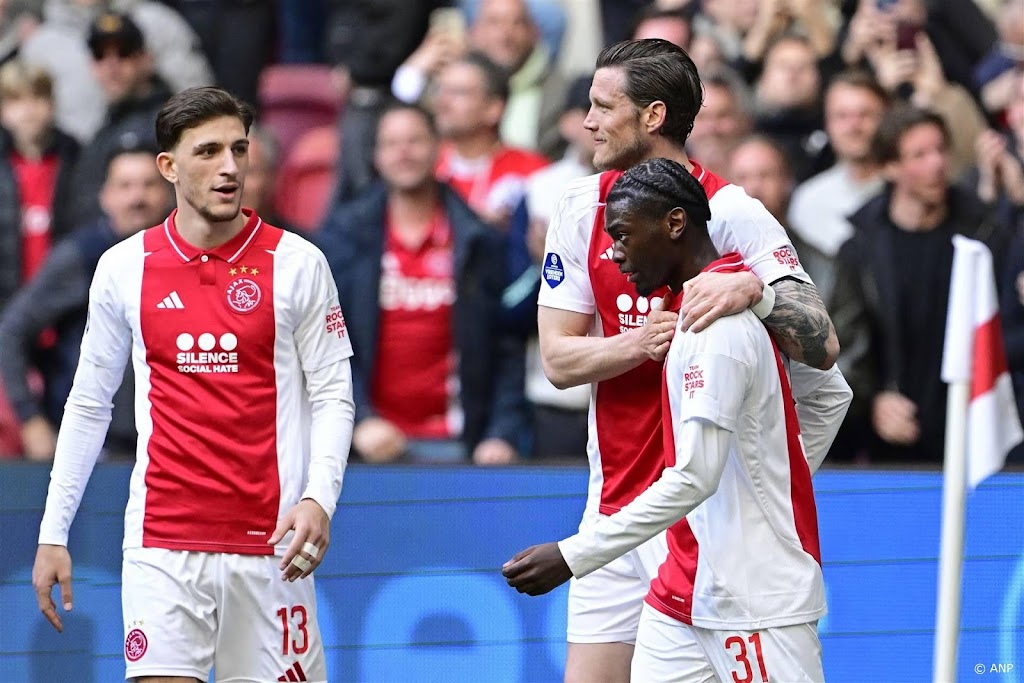 Koploper Ajax dichter bij landstitel na zege op NAC