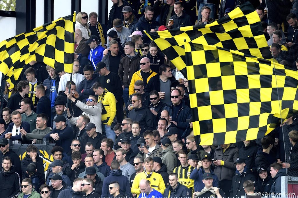 Vitesse sluit zes rijen van tribune na onderzoek naar veiligheid