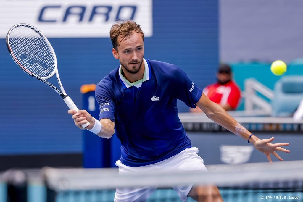 Medvedev maakt in aanloop naar Roland Garros rentree in Genève 