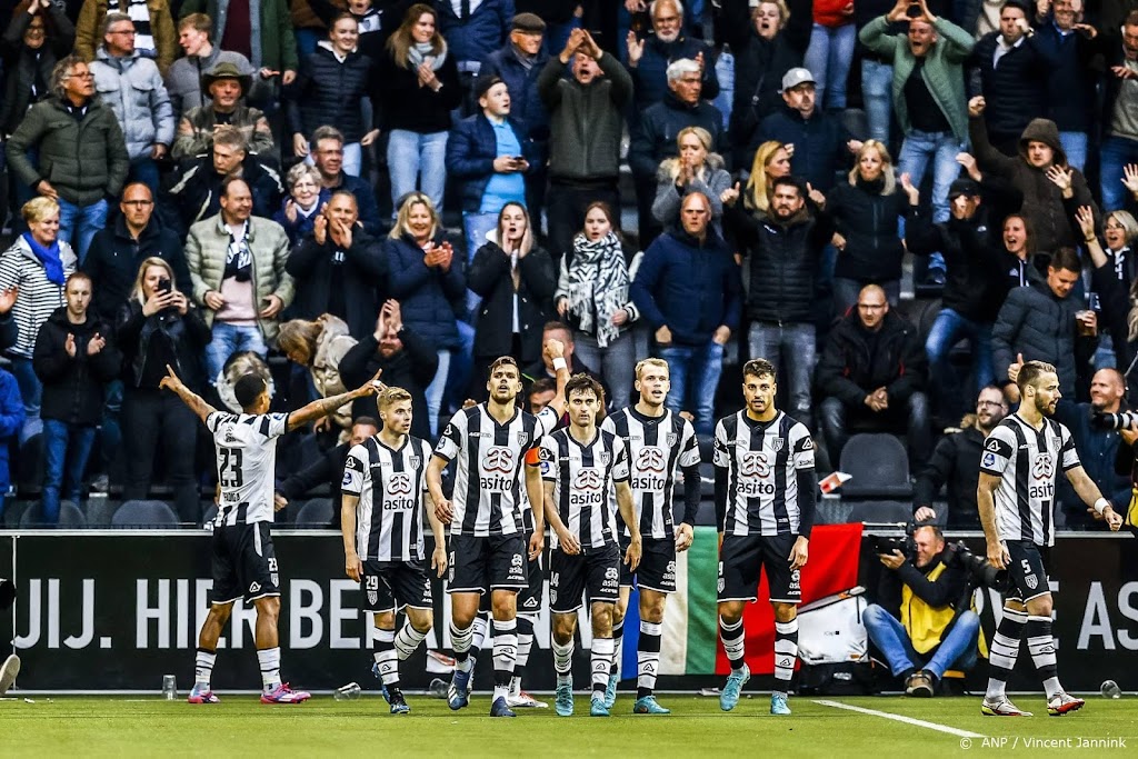 Heracles Almelo vindt in Spanjaard Vicens nieuwe trainer