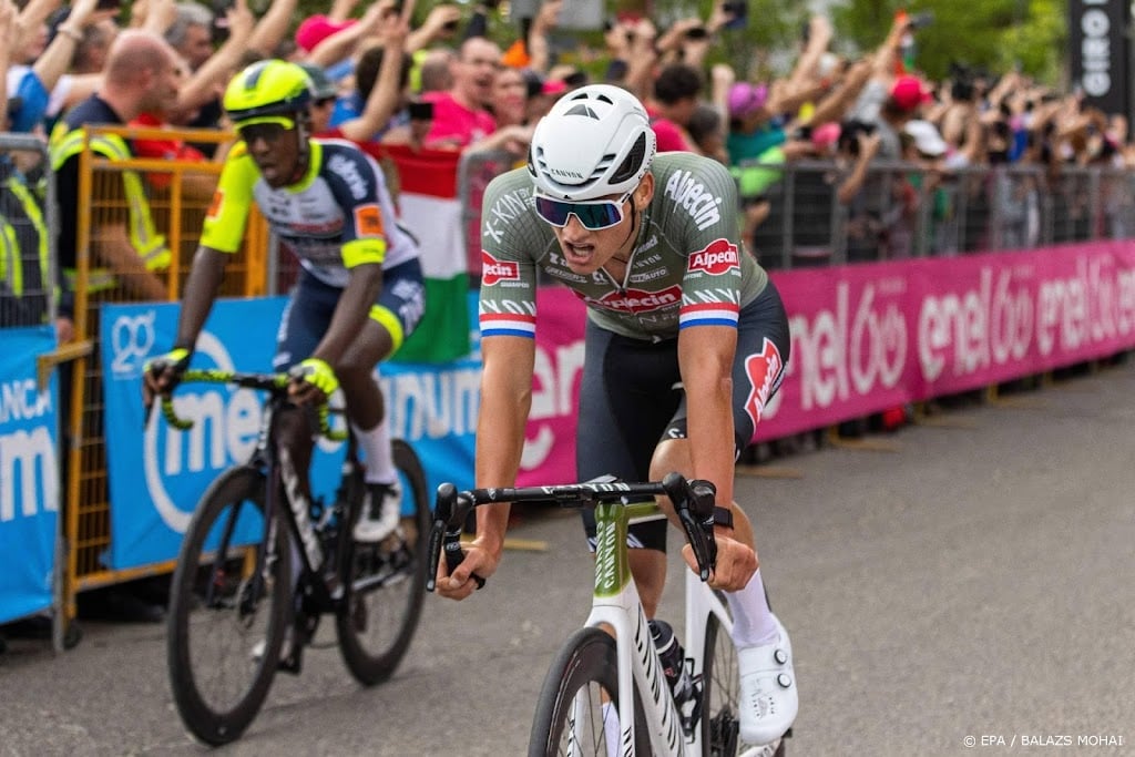 Van der Poel start in tijdrit Giro als Dumoulin al binnen is