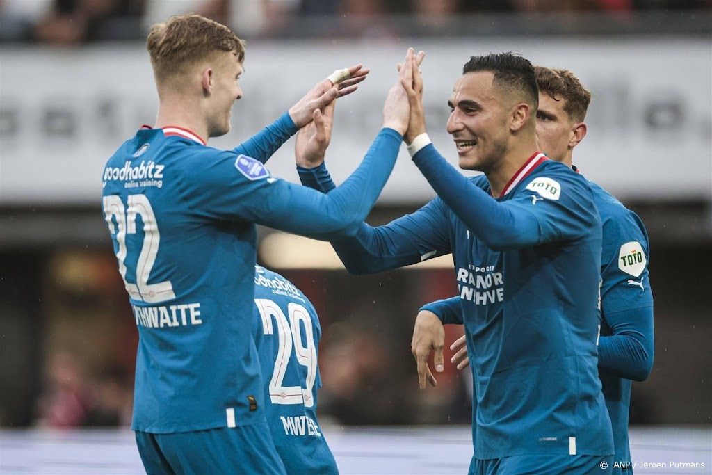 Doelpunt El Ghazi houdt PSV uit de greep van Ajax en AZ